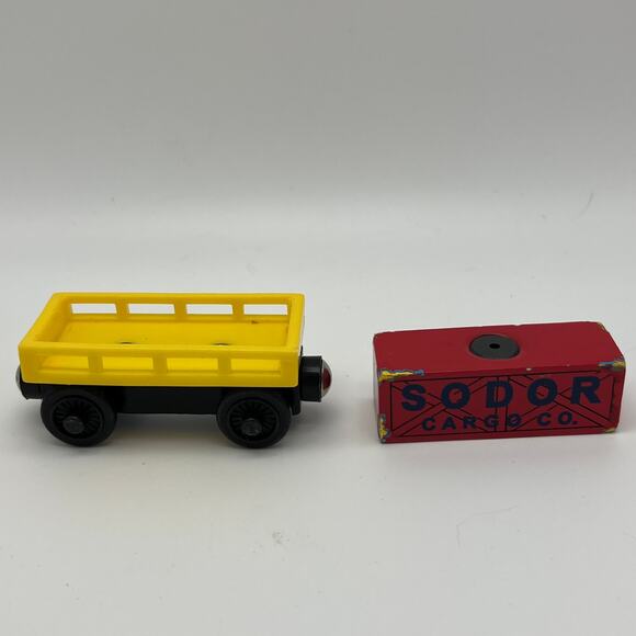 Thomas & Friends Wooden Railway Train Tank Sodor Cargo Co. Cargo Car Yellow Red - Picture 2 of 7